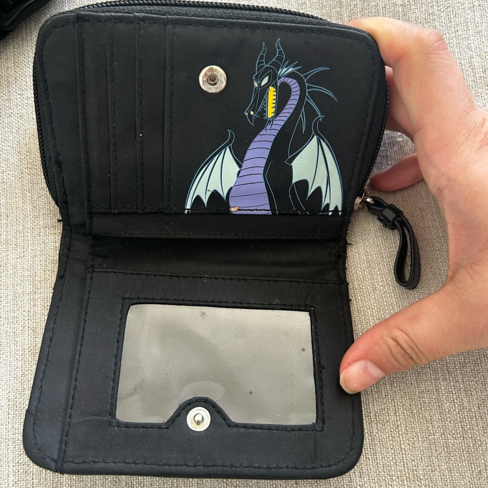 Disney's Maleficent Vintage crossbody with matching wallet - Picture 7 of 9